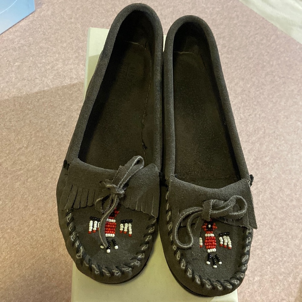 Minnetonka moccasin brand new in box size 7.5 grey with beaded front